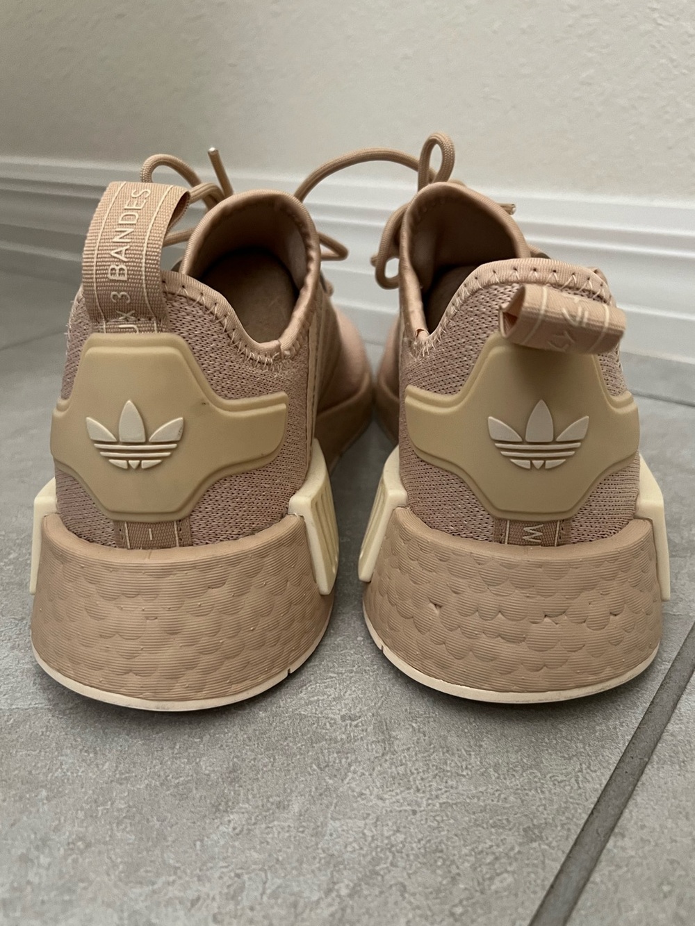 Women's Adidas Originals NMD R1 Casual Shoes Size 8.5 – Blush Pink/Beige/Tan - Picture 5 of 8